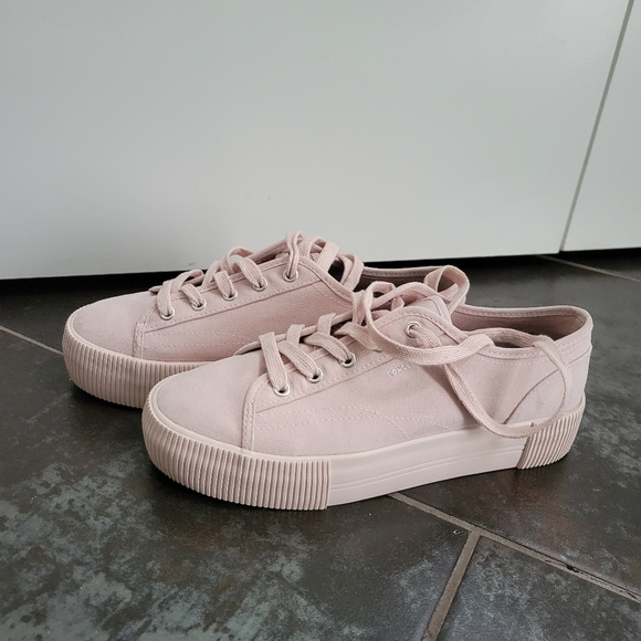 Baby pink shoes - Picture 1 of 4